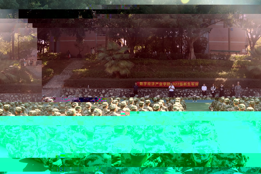 學院領導一行慰問軍訓新生.jpg