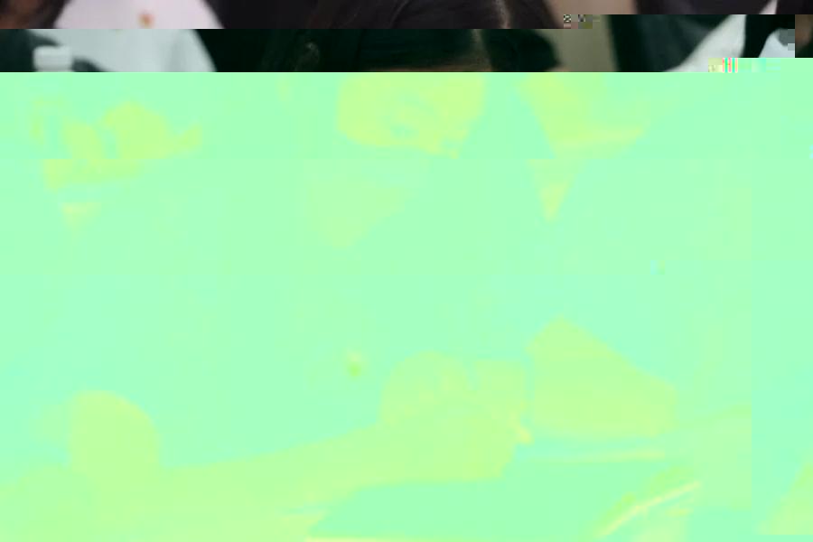 黨員認真做筆記2.jpg